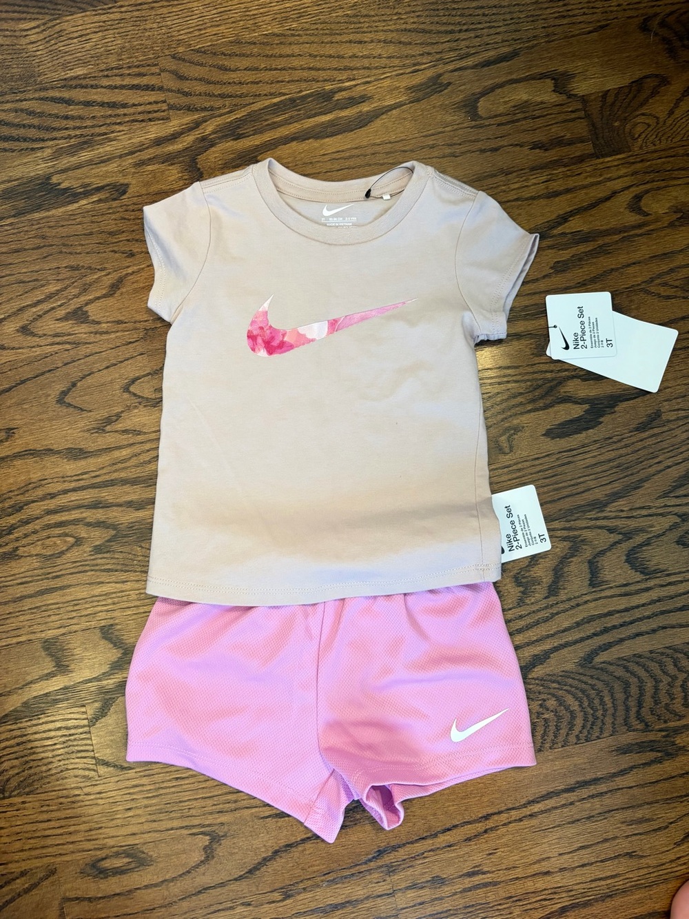 Nike Girls Light Magenta Tee & Shorts Set